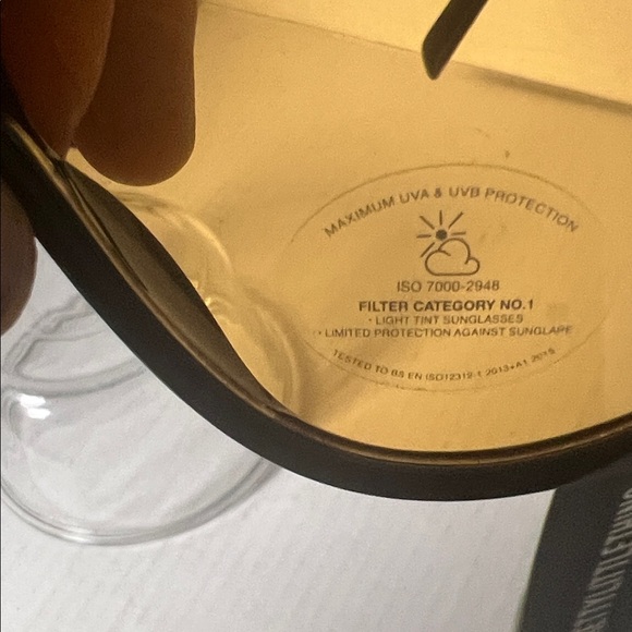 PrettyLittleThing Black Frame Sunglasses with Yellow Lenses - Picture 4 of 5